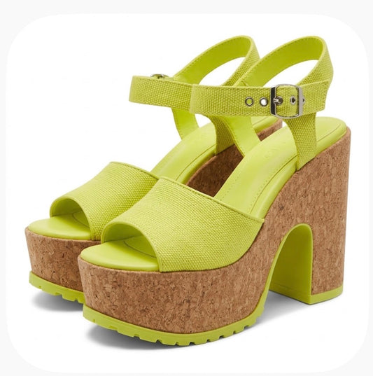 d’amelio Yellow Strappy Wedge Sandals US 10 Buckle Cork Sole Summer